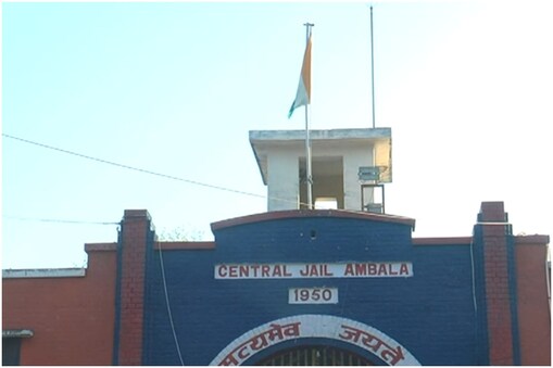 पानीपत और फरीदाबाद के बाद अंबाला सेंट्रल जेल रेडियो स्टेशन शुरू करने वाली राज्य की तीसरी जेल है. पानीपत और फरीदाबाद के बाद अंबाला सेंट्रल जेल रेडियो स्टेशन शुरू करने वाली राज्य की तीसरी जेल है.