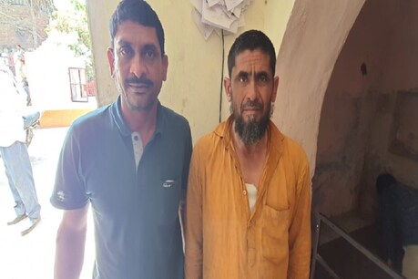 पुलिस ने अपना जाल बिछाया और फरार चल रहे दोनों इनामी बदमाशों को गिरफ्तार कर लिया.