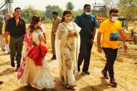 Actors Akshay Kumar, Jacqueline Fernandes and Nushrat Bharucha arrived in Ayodhya for the Muhurta of the film Ram Sethu.