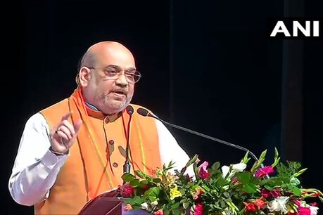 अमित शाह ने कहा कि बंगाल में किसी भी घुसपैठिये को घुसने नहीं देंगे. ANI