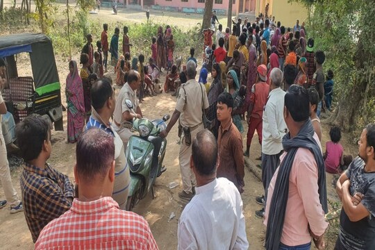 आरोपी संतोष के बारे में बताया जा रहा है कि शराब पीने की लत के चलते उसकी पत्नी उसे छोड़कर चली गई थी. इसके बाद वो रिक्का देवी के संपर्क में आया था और दोनों लिव-इन में रहने लगे थे 