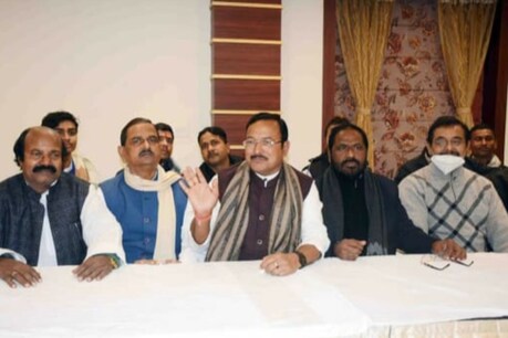 एलजेपी में लगातार उठापटक हो रही है साथ ही कई नेता पार्टी को छोड़ते जा रहे हैं.