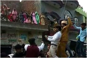 शादी में डीजे की धुन पर दूल्हे के थिरकने से भड़के मौलाना, फिर जो हुआ...