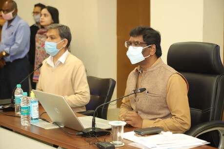 झारखंड के मुख्यमंत्री हेमंत सोरेन ने विपक्ष पर हमला बोला है.
