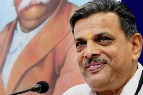 दत्तात्रेय होसबोले आज RSS के सरसंघकार्यवाह निर्वाचित हुए हैं. (तस्वीर RSS Facebook)