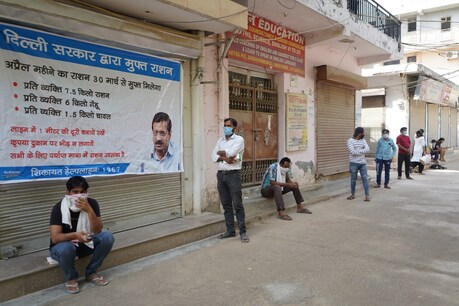 कम होती टेस्टिंग दर को लेकर भी एक्सपर्ट्स चिंता जता चुके हैं. उन्होंने चेतावनी जताई थी कि राजधानी में मौजूदा हालात वैसे ही नजर आ रहे हैं, जैसे मुंबई और महाराष्ट्र में थे. (फाइल फोटो: Shutterstock)