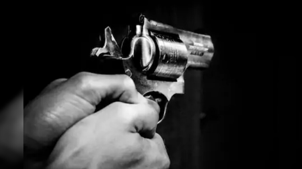 UP: प्रतापगढ़ में चोरों ने पुलिस पर की ताबड़तोड़ फायरिंग, गोली लगने से  सिपाही घायल