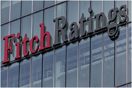 Fitch Ratings का अनुमान है कि आने वाले समय में भारतीय बैंकों पर दबाव बढ़ेगा.