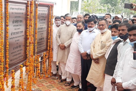 भिवानी में आयोजित समारोह में कृषि मंत्री जेपी दलाल.