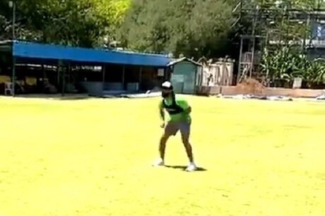 प्रैक्टिस करते हुए रवींद्र जडेजा (फोटो क्रेडिट: @imjadeja ट्विटर)