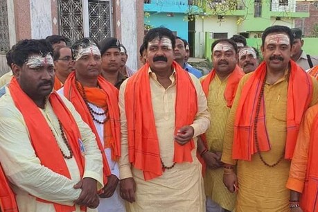 बिहार के अल्पसंख्यक मंत्री जमा खान का ये रूप वाकई हैरान करने वाला है.
