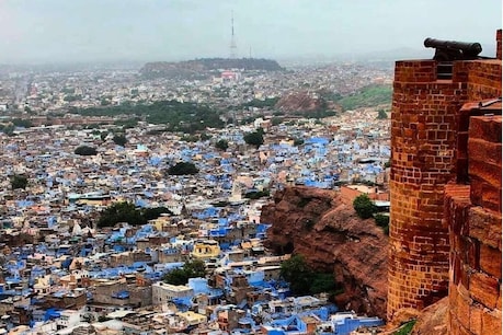 इस रैंकिंग के लिये देशभर के 111 शहरों को शामिल किया गया था.