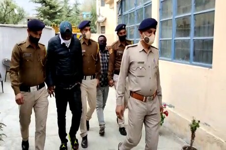 कुल्लू पुलिस की गिरफ्त में आरोपी.