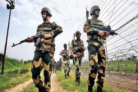 भारत पाकिस्तान के बीच 25 फरवरी को हुआ है समझौता. (File pic PTI)