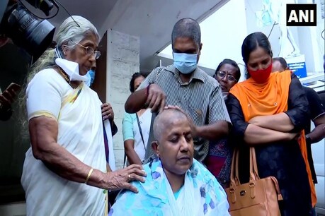 केरल कांग्रेस महिला मोर्चा की अध्यक्ष ने कराया मुंडन (Photo-ANI)