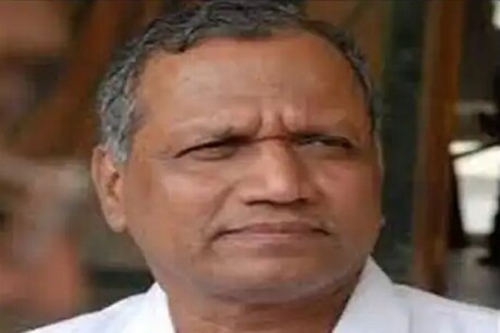 माणक अग्रवाल को MPPC ने एक दिन पहले पार्टी से निष्कासित कर दिया है.