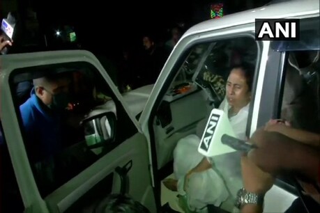 ममता बनर्जी ने बुधवार को नंदीग्राम से अपना चुनावी नामांकन दाखिल किया. ANI