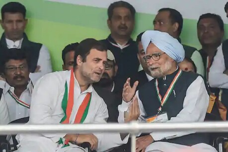 राहुल गांधी के साथ मनमोहन सिंह. (PTI File Photo)