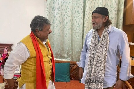 मिथुन चक्रवर्ती के साथ कैलाश विजयवर्गीय की फाइल फोटो
