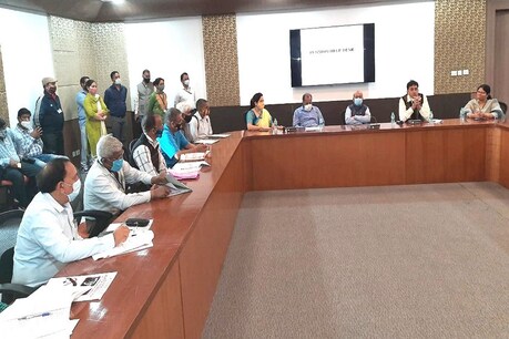 हर महीने के पहले सोमवार को पेंशन सहायता डेस्क आयोजित किये जायेंगे.