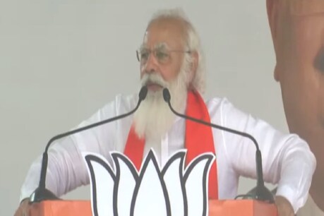 बंगाल के बांकुड़ा में एक चुनावी रैली को संबोधित करते पीएम नरेंद्र मोदी. (BJPLive
Twitter/21 March 2021)