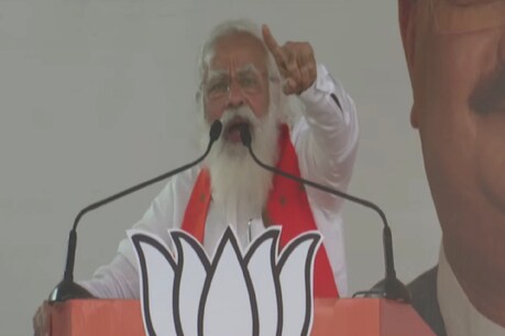 प्रधानमंत्री मोदी ने बंगाल में जनसभा को संबोधित किया (फोटो-Twitter/BJP4India)