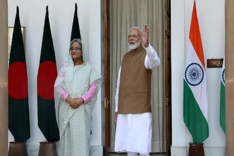 भारत के प्रधानमंत्री नरेंद्र मोदी और बांग्लादेश की प्रधानमंत्री शेख हसीना. (रॉयटर्स फाइल फोटो)