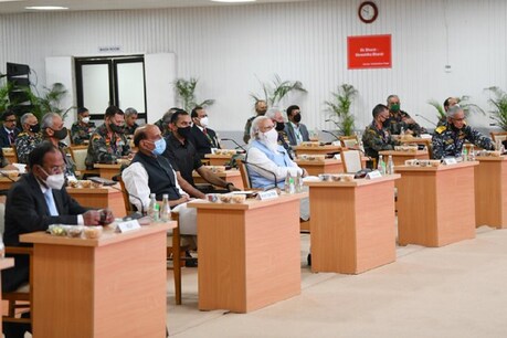 प्रधानमंत्री ने कहा कि उत्तरी सीमा पर कोरोना महामारी और मुश्किल चुनौतियों के बीच सेना ने जबरदस्त दृढ़ता का प्रदर्शन किया है. ANI