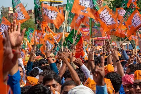 बीजेपी ने पंचायत चौपाल के जरिए 50 हजर लोगों को केंद्र और राज्य सरकार की योजनाओं के बारे में बताया.