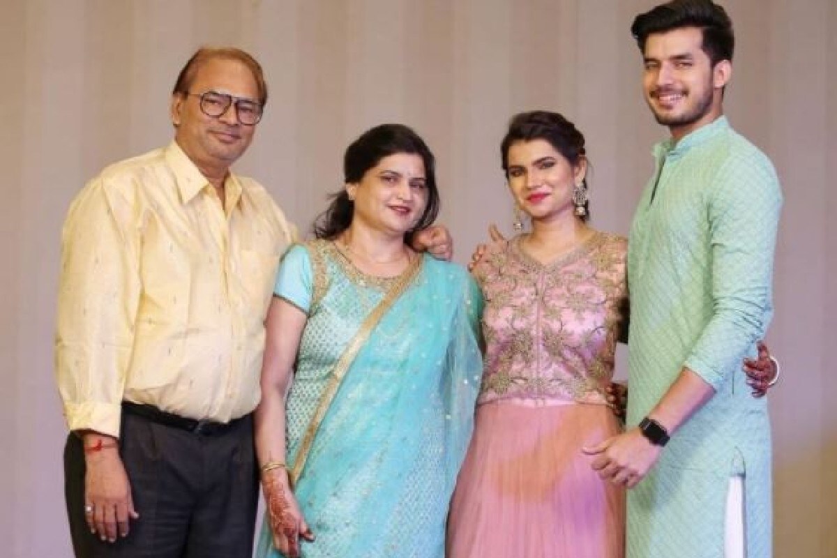 PARAS BHUSHAN KALNAWAT, PARAS BHUSHAN KALNAWAT father