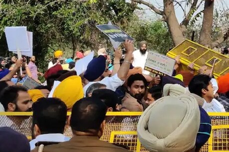 राज्यपाल के अभिभाषण के समय अकाली विधायकों ने सदन के वेल में आकर नारेबाजी शुरू कर दी थी और कैप्टन को भी घेरा डाल लिया था.