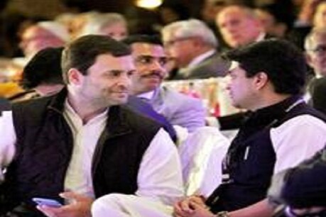 राहुल गांधी के बयान के बाद से कांग्रेस-बीजेपी दोनों तरफ से बयानों की झड़ी लगी है.