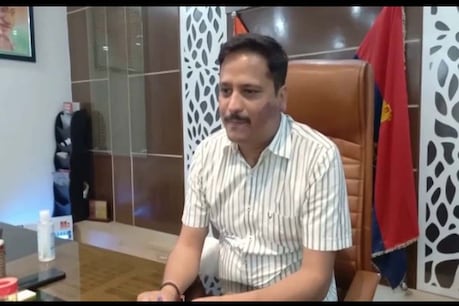 अधिसूचना जारी होते ही मेरठ पुलिस ऑपरेशन पंचायत चुनाव में जुट गई है.
