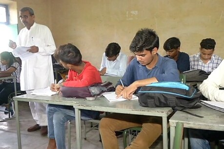 राजस्थान उच्च शिक्षा विभाग ने कॉलेज और यूनिवर्सिटी के छात्रों की ली जाने वाली परीक्षा की अवधि को अब तीन से घटा कर दो घंटे का कर दिया है (प्रतीकात्मक तस्वीर)