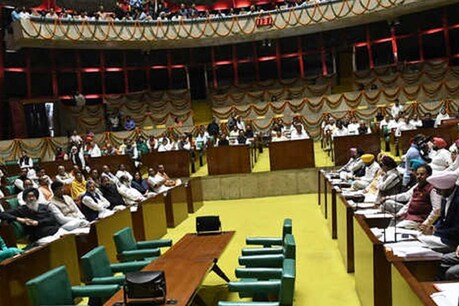 कुछ विधायकों ने विधानसभा अध्यक्ष राणा केपी सिंह से इस प्रकार की गतिविधियों को रोकने के लिए सदन में एक प्रस्ताव पारित करने का अनुरोध किया.