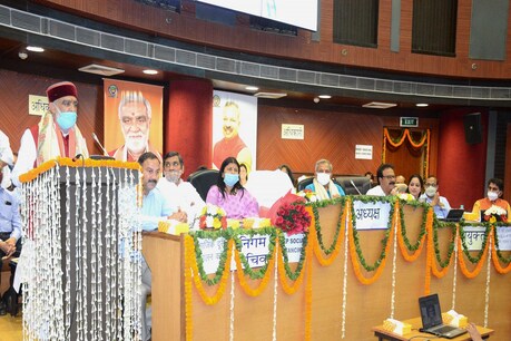 केंद्रीय स्वास्थ्य राज्य मंत्री अश्विनी चौबे का कहना है कि दिल्ली में कोविड वैक्सीन की कोई कमी नहीं होने दी जाएगी.