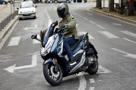 सुपरबाइक जैसा है Honda का ये स्कूटर, जानें कीमत और फीचर्स