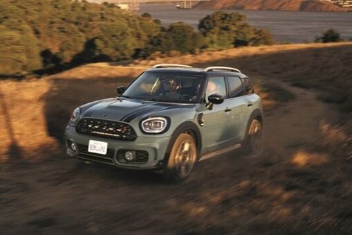 जर्मन ऑटोमेकर कंपनी बीएमडब्ल्यू ने अपनी नई Mini Countryman Cooper के दो वेरिएंट भारत में लॉन्च किए. जर्मन ऑटोमेकर कंपनी बीएमडब्ल्यू ने अपनी नई Mini Countryman Cooper के दो वेरिएंट भारत में लॉन्च किए.