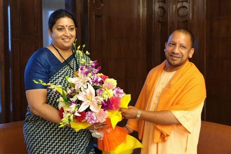 केंद्रीय मंत्री स्मृति ईरानी के जन्मदिन पर सीएम योगी ने दी बधाई (File photo)