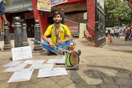 फुटपाथ पर रहने को मजबूर नेशनल हॉकी प्लेयर तालिब को मिली बड़ी राहत