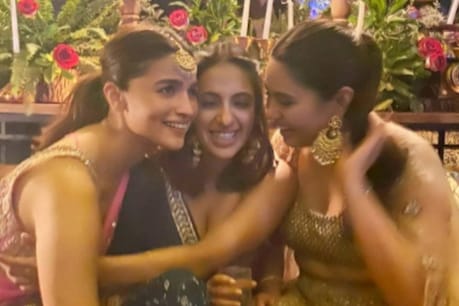 Alia Bhatt's best friend is Riya Khurana's wedding. Photo courtesy- Viral Bhayani