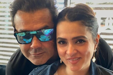 बॉबी देओल और तान्या आहूजा देओल. फोटो साभार-@iambobbydeol/Instagram