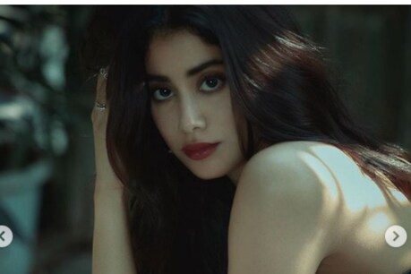 जाह्नवी कपूर ने अपने फैन को किया खुश. (फोटो साभार : janhvikapoor/Instagram)