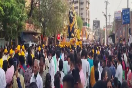 वड़ोदरा में आयोजित महाशिवरात्रि कार्यक्रम में जुटी भीड़. (ANI)