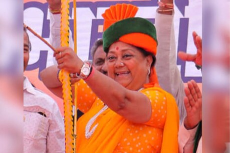 नड्डा ने राजे की धार्मिक यात्रा पर सवाल खड़े करना तो दूर उन्होंने खुद मालवीय नगर स्थित कालीबाड़ी मंदिर में दर्शन किए.