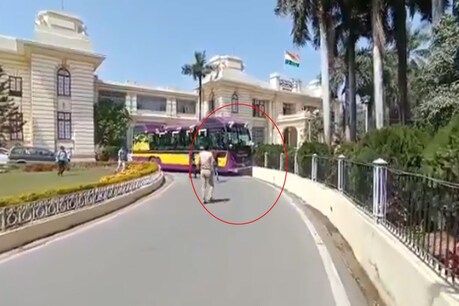 हादसे के पीछे ड्राइवर की लापरवाही सामने आ रही है.