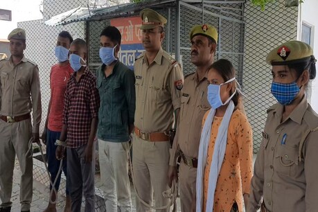 आगरा में सुनील हत्याकांड में गिरफ्तार बेटी और बेटा सहित कुल 4 लोग.