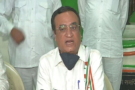 माना जा रहा है कि कांग्रेस ऐनवक्त पर ही प्रत्याशियों को लेकर अपने पत्ते खोलेगी.
