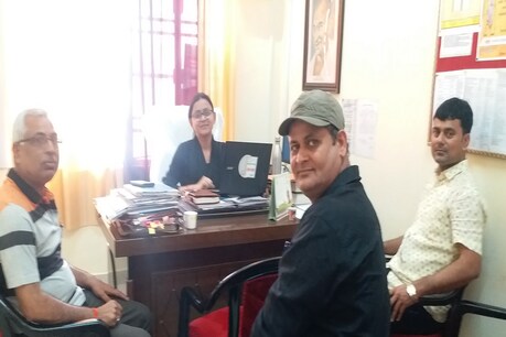अमेठी में डीपीआरओ श्रेया मिश्रा पंचायत चुनाव की आरक्षण अनंतिम सूची की आपत्तियों का तेजी से कर रहीं निस्तारण