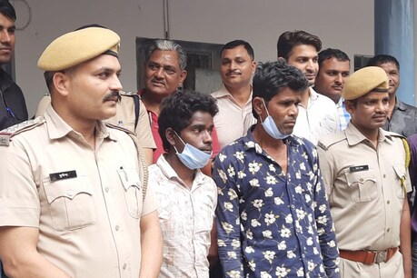 पुलिस गिरफ्त में किराना व्यापारी की हत्या के दोनों आरोपी.